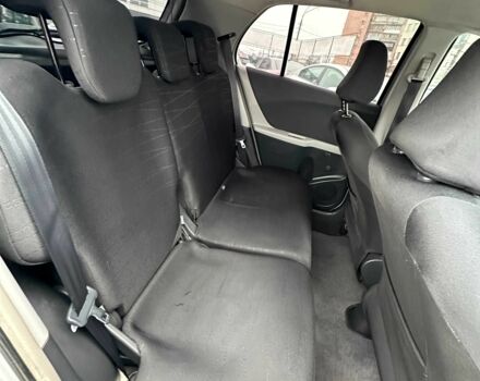 Серый Тойота Ярис, объемом двигателя 1.3 л и пробегом 178 тыс. км за 5800 $, фото 4 на Automoto.ua