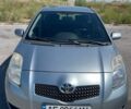 Серый Тойота Ярис, объемом двигателя 1.3 л и пробегом 225 тыс. км за 5000 $, фото 1 на Automoto.ua
