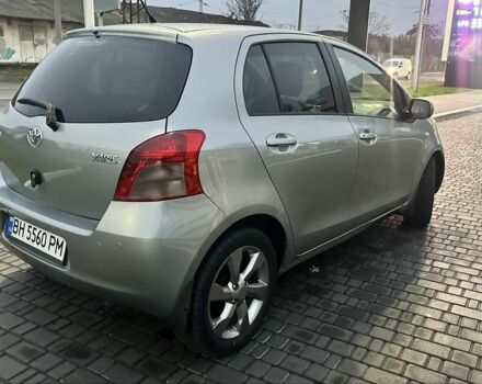 Серый Тойота Ярис, объемом двигателя 1.3 л и пробегом 198 тыс. км за 4444 $, фото 2 на Automoto.ua