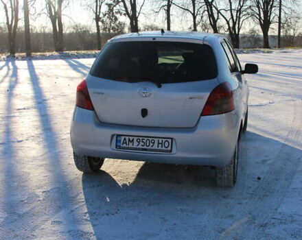 Сірий Тойота Яріс, об'ємом двигуна 1.3 л та пробігом 197 тис. км за 5500 $, фото 3 на Automoto.ua