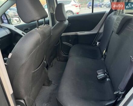 Серый Тойота Ярис, объемом двигателя 1.3 л и пробегом 161 тыс. км за 5700 $, фото 12 на Automoto.ua