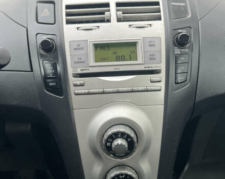 Сірий Тойота Яріс, об'ємом двигуна 1.3 л та пробігом 233 тис. км за 4800 $, фото 21 на Automoto.ua