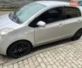 Серый Тойота Ярис, объемом двигателя 1.4 л и пробегом 190 тыс. км за 5800 $, фото 1 на Automoto.ua