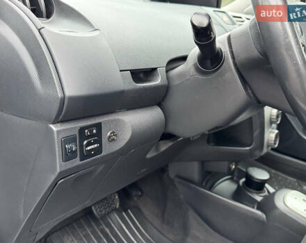 Сірий Тойота Яріс, об'ємом двигуна 1.3 л та пробігом 152 тис. км за 4850 $, фото 45 на Automoto.ua