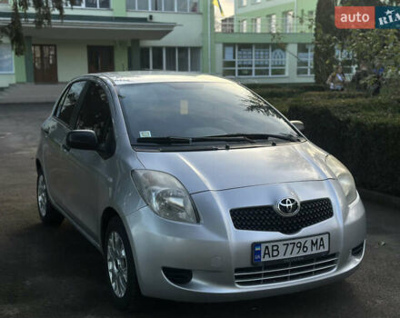 Сірий Тойота Яріс, об'ємом двигуна 1.3 л та пробігом 264 тис. км за 4500 $, фото 2 на Automoto.ua