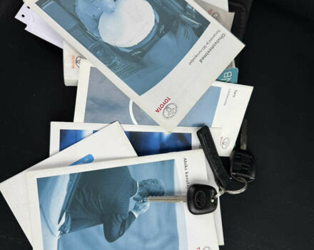 Серый Тойота Ярис, объемом двигателя 1.3 л и пробегом 150 тыс. км за 4600 $, фото 58 на Automoto.ua