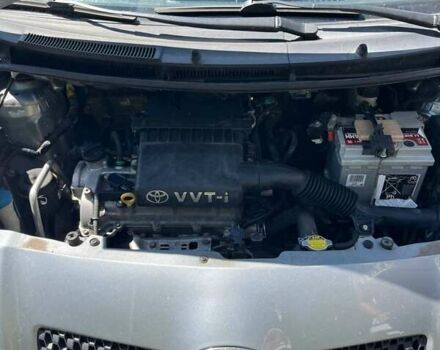 Серый Тойота Ярис, объемом двигателя 1.3 л и пробегом 96 тыс. км за 5500 $, фото 3 на Automoto.ua