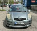 Серый Тойота Ярис, объемом двигателя 1.3 л и пробегом 330 тыс. км за 3800 $, фото 1 на Automoto.ua