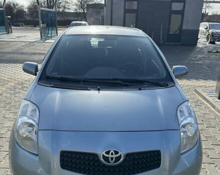 Сірий Тойота Яріс, об'ємом двигуна 1.3 л та пробігом 183 тис. км за 5850 $, фото 2 на Automoto.ua