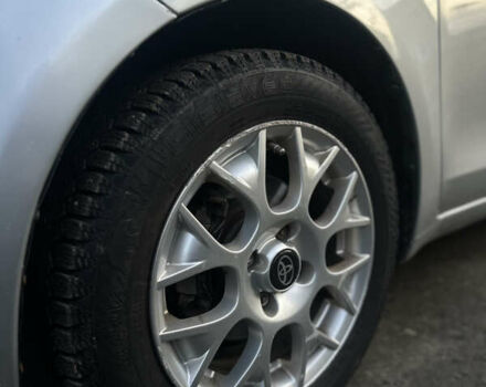 Сірий Тойота Яріс, об'ємом двигуна 1.3 л та пробігом 264 тис. км за 4500 $, фото 42 на Automoto.ua