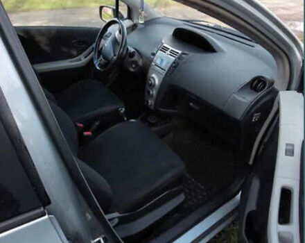 Серый Тойота Ярис, объемом двигателя 1.3 л и пробегом 151 тыс. км за 5000 $, фото 10 на Automoto.ua