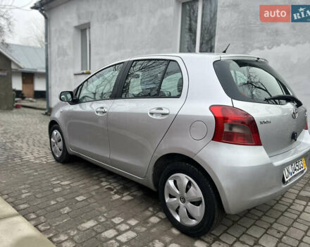 Сірий Тойота Яріс, об'ємом двигуна 1.3 л та пробігом 233 тис. км за 4800 $, фото 8 на Automoto.ua