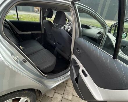 Сірий Тойота Яріс, об'ємом двигуна 1.4 л та пробігом 232 тис. км за 5700 $, фото 26 на Automoto.ua