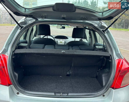 Сірий Тойота Яріс, об'ємом двигуна 1.3 л та пробігом 152 тис. км за 4850 $, фото 32 на Automoto.ua