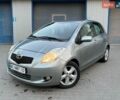 Сірий Тойота Яріс, об'ємом двигуна 1.3 л та пробігом 195 тис. км за 5350 $, фото 1 на Automoto.ua
