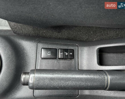 Серый Тойота Ярис, объемом двигателя 1.3 л и пробегом 150 тыс. км за 4600 $, фото 48 на Automoto.ua