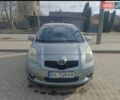 Серый Тойота Ярис, объемом двигателя 1.3 л и пробегом 236 тыс. км за 5690 $, фото 1 на Automoto.ua