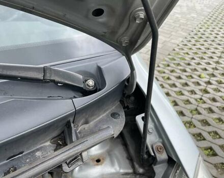 Сірий Тойота Яріс, об'ємом двигуна 1.4 л та пробігом 232 тис. км за 5700 $, фото 32 на Automoto.ua