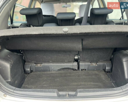 Сірий Тойота Яріс, об'ємом двигуна 1.3 л та пробігом 233 тис. км за 4800 $, фото 24 на Automoto.ua