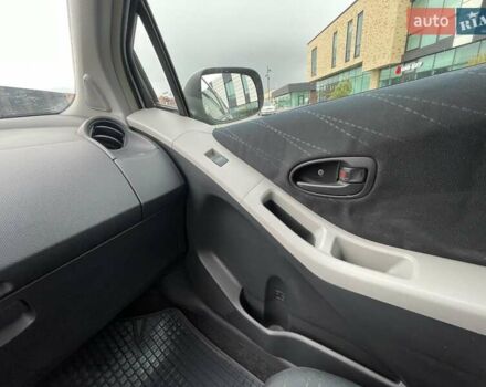 Сірий Тойота Яріс, об'ємом двигуна 1.4 л та пробігом 232 тис. км за 5700 $, фото 21 на Automoto.ua