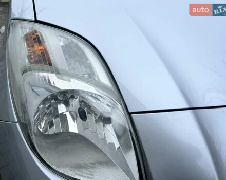 Сірий Тойота Яріс, об'ємом двигуна 1.3 л та пробігом 233 тис. км за 4800 $, фото 35 на Automoto.ua