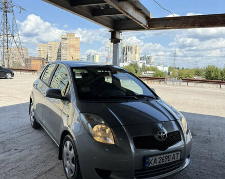 Серый Тойота Ярис, объемом двигателя 1.3 л и пробегом 199 тыс. км за 4850 $, фото 9 на Automoto.ua
