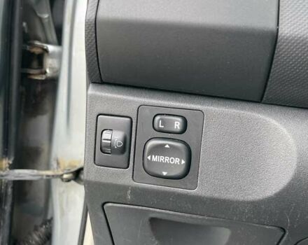 Сірий Тойота Яріс, об'ємом двигуна 1.4 л та пробігом 232 тис. км за 5700 $, фото 14 на Automoto.ua