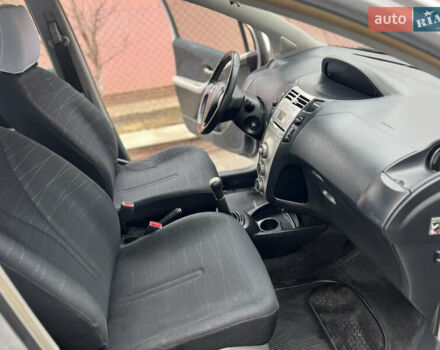 Сірий Тойота Яріс, об'ємом двигуна 1.3 л та пробігом 233 тис. км за 4800 $, фото 15 на Automoto.ua