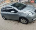 Серый Тойота Ярис, объемом двигателя 1.3 л и пробегом 99 тыс. км за 5500 $, фото 2 на Automoto.ua