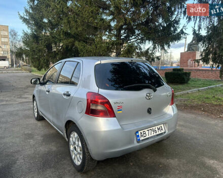 Сірий Тойота Яріс, об'ємом двигуна 1.3 л та пробігом 264 тис. км за 4500 $, фото 28 на Automoto.ua