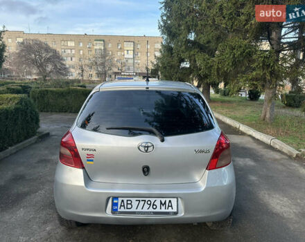 Сірий Тойота Яріс, об'ємом двигуна 1.3 л та пробігом 264 тис. км за 4500 $, фото 27 на Automoto.ua