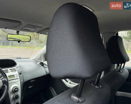 Серый Тойота Ярис, объемом двигателя 1.3 л и пробегом 150 тыс. км за 4600 $, фото 40 на Automoto.ua