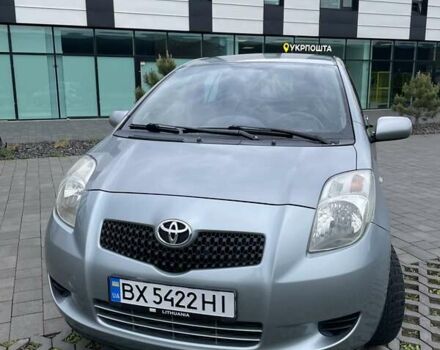 Сірий Тойота Яріс, об'ємом двигуна 1.4 л та пробігом 232 тис. км за 5700 $, фото 1 на Automoto.ua