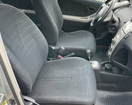Сірий Тойота Яріс, об'ємом двигуна 1.4 л та пробігом 232 тис. км за 5700 $, фото 27 на Automoto.ua