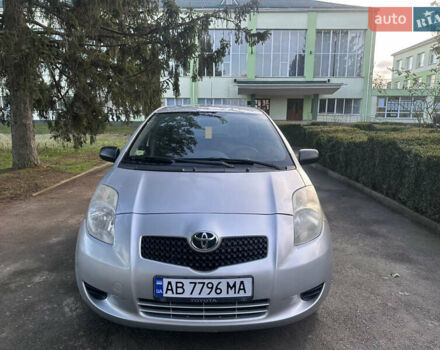 Сірий Тойота Яріс, об'ємом двигуна 1.3 л та пробігом 264 тис. км за 4500 $, фото 24 на Automoto.ua