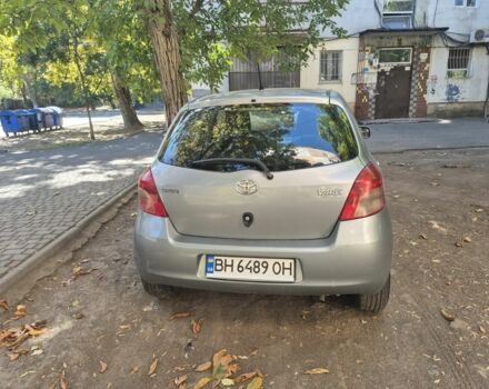 Серый Тойота Ярис, объемом двигателя 1.3 л и пробегом 187 тыс. км за 4700 $, фото 2 на Automoto.ua