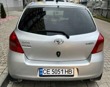 Серый Тойота Ярис, объемом двигателя 1.4 л и пробегом 190 тыс. км за 5800 $, фото 1 на Automoto.ua