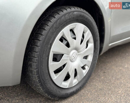 Серый Тойота Ярис, объемом двигателя 1.3 л и пробегом 150 тыс. км за 4600 $, фото 17 на Automoto.ua