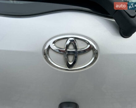 Сірий Тойота Яріс, об'ємом двигуна 1.3 л та пробігом 233 тис. км за 4800 $, фото 33 на Automoto.ua