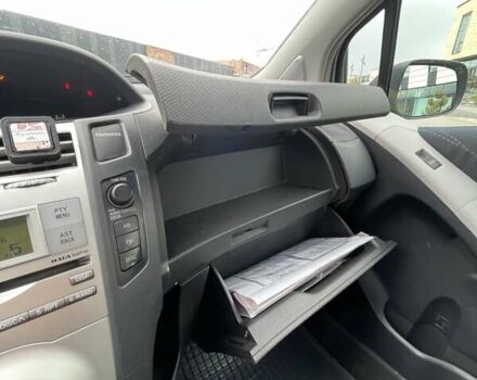 Сірий Тойота Яріс, об'ємом двигуна 1.4 л та пробігом 232 тис. км за 5700 $, фото 19 на Automoto.ua