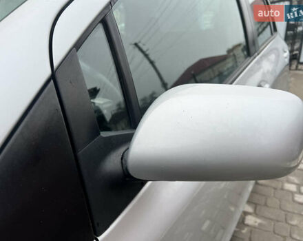 Сірий Тойота Яріс, об'ємом двигуна 1.3 л та пробігом 233 тис. км за 4800 $, фото 37 на Automoto.ua