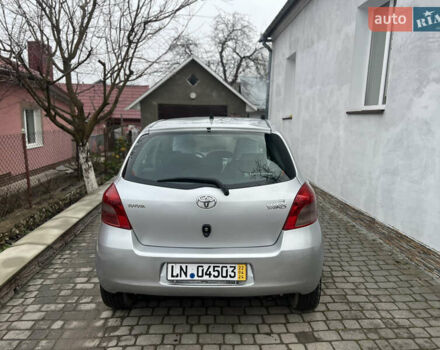 Сірий Тойота Яріс, об'ємом двигуна 1.3 л та пробігом 233 тис. км за 4800 $, фото 7 на Automoto.ua