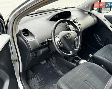 Сірий Тойота Яріс, об'ємом двигуна 1.4 л та пробігом 234 тис. км за 5700 $, фото 19 на Automoto.ua