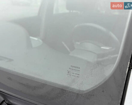 Сірий Тойота Яріс, об'ємом двигуна 1.3 л та пробігом 152 тис. км за 4850 $, фото 18 на Automoto.ua