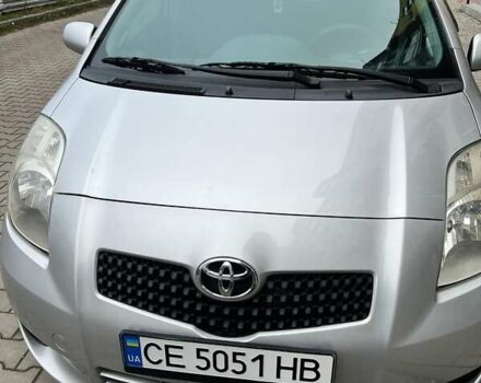 Серый Тойота Ярис, объемом двигателя 1.4 л и пробегом 190 тыс. км за 5800 $, фото 2 на Automoto.ua