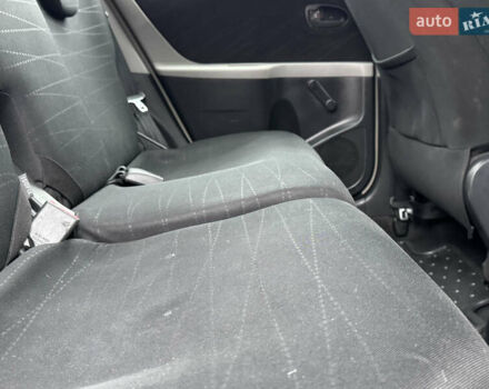 Серый Тойота Ярис, объемом двигателя 1.3 л и пробегом 150 тыс. км за 4600 $, фото 31 на Automoto.ua