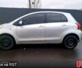 Сірий Тойота Яріс, об'ємом двигуна 1 л та пробігом 270 тис. км за 3950 $, фото 2 на Automoto.ua