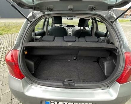 Сірий Тойота Яріс, об'ємом двигуна 1.4 л та пробігом 232 тис. км за 5700 $, фото 23 на Automoto.ua