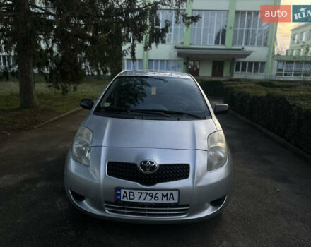 Сірий Тойота Яріс, об'ємом двигуна 1.3 л та пробігом 264 тис. км за 4500 $, фото 18 на Automoto.ua