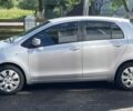 Серый Тойота Ярис, объемом двигателя 1.3 л и пробегом 200 тыс. км за 5700 $, фото 1 на Automoto.ua